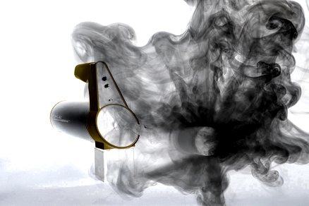 Générateur de brouillard Topas CFG 291 et son panache, employé pour visualiser les écoulements d’air